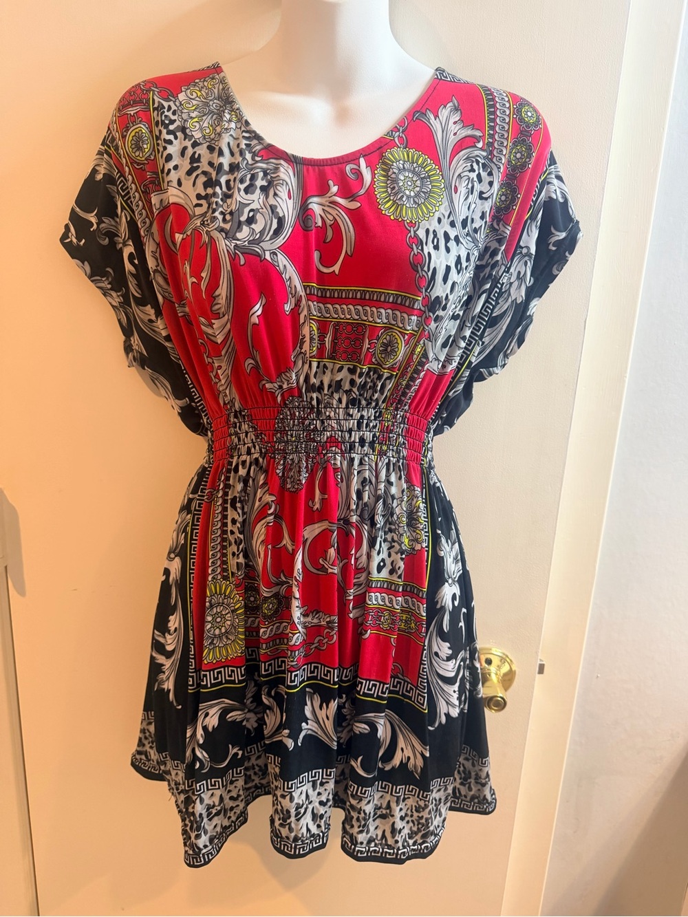 WinWin Red and Black Printed Smocked Waist Tunic
